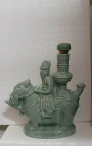 VINTAGE RARE GREEN CERAMIC ASIAN KOREAN LIMITED EDIT DECANTER SOJU LIQUOR BOTTLE - Picture 1 of 9