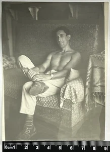 Shirtless Men Bulge Muscle Affectionate Men/Guys Gay Int Old Photo - Picture 1 of 3