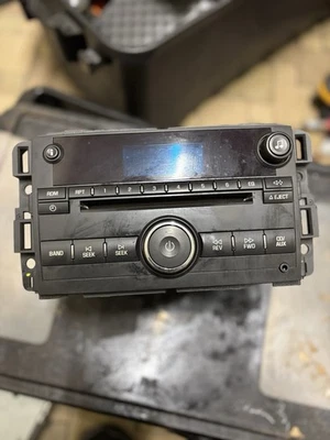 Chevrolet Impala 2009-2010 radio AM FM reproductor de CD mp3 entrada auxiliar 20914861 Foto 1 de 4