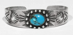 Bracciale grande vecchio pedone anni 30 Navajo turchese argento 925 scanalato cupole repousse 6,5" - Foto 1 di 14