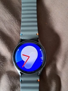Samsung Galaxy Watch7 Bluetooth WiFi GPS, 40mm, Green, SM-L300 - Zdjęcie 1 z 4