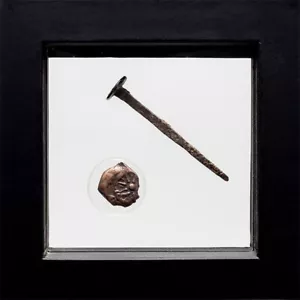 Ensemble clous romains en fer et acariens de pauvre veuve époque crucifixion romaine - Photo 1 sur 4