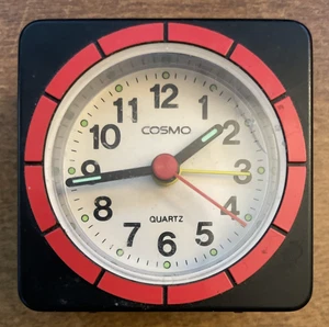 Vintage Cosmo Travel Alarm Clock Quartz - plastic, takes 1 AA battery - Picture 1 of 4