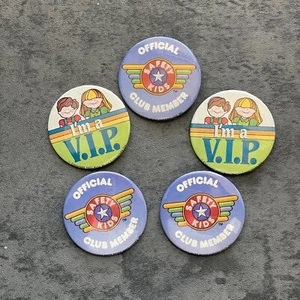 5-pc Vintage 1983 Official Safety Kids Club Member Pins 2.25" with Serial Number - Picture 1 of 6