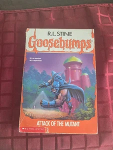 Goosebumps #25 Attack Of The Mutant Paperback Book R.L. Stine 1994 First Print - Bild 1 von 2