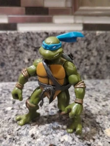 Mirage Studios Teenage Mutant Ninja Turtles Leonardo Action Figure 2002 - Picture 1 of 8