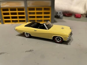1/64 G.L. 68 BUICK SKYLARK GS400 CONV./YELLOW/400 V8/BUICK ROAD WHLS/REDLINES - Picture 1 of 3