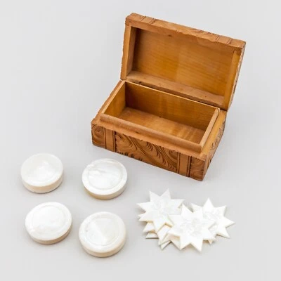 Fiches antiche in madreperla - con scatola in legno - 4 semi e stelle intagliate - Image 1 of 4