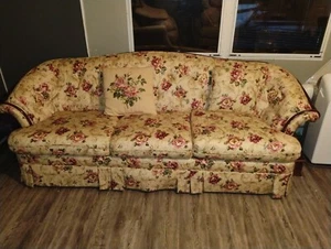 Couch - Picture 1 of 2