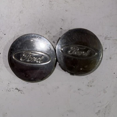 Duas (2) tampas centrais cromadas Ford Escort 1998-2003 OEM capas de poeira F2C6-1A096-AA - Imagem 1 de 2