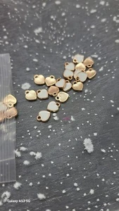 Lot de 10 mini breloques cœur Blanc, 0.6 x 0.8 cm, neuf (A01) - Imagen 1 de 3