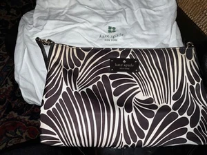 KATE SPADE Clutch Crossbody Bag Tote Black Ivory Clutch Zipper shoulder Straps - Picture 1 of 3