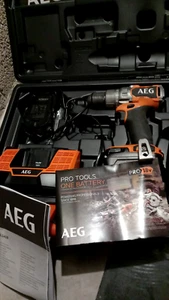 TRAPANO AVVITATORE Aeg A PERCUSSIONE CON 2 BATTERIE 18V 4,0 e 2,0 Ah AEG - Picture 1 of 3
