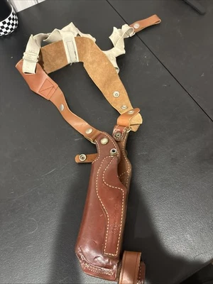 nice Smith & Wesson 43-32 Brown Leather Shoulder Holster Right Handed 18d66 - Image 1 of 2