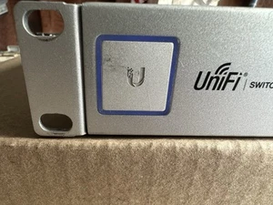Ubiquiti Networks UniFi Managed 16-Port Gigabit Switch (US-16-150W) - Picture 1 of 7