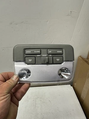 2004 Hyundai XG350 3.5L Roof Dome Light Front Overhead Lamp Console Switch B18 - Image 1 of 4