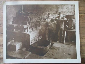 Großes Foto um 1917 - Wein - Bauern - Ernte - Frankreich? - ca. 30x24 cm - Bild 1 von 6