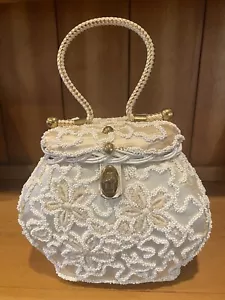 VINTAGE MIDAS OF MIAMI WICKER PURSE WITH BEADED FLOWERS - Picture 1 of 6