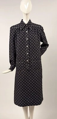 VESTIDO CAMISERO CLÁSICO VINTAGE AÑOS 70 CON ESTAMPADO Foto 1 de 4