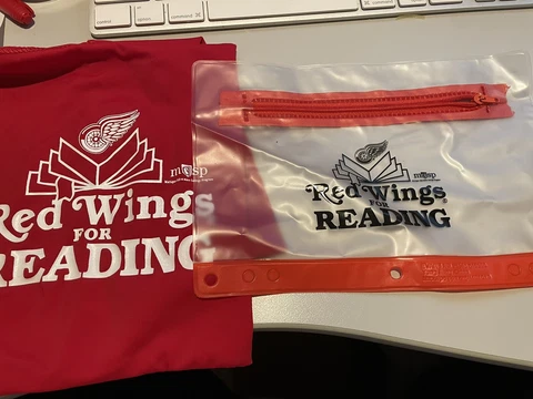 1 Each Of Detroit Red Wings Book Cover And Pencil Holder Cover