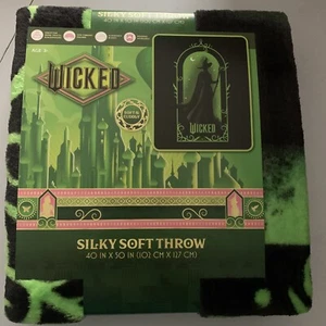 Wicked Ultra Soft Throw Blanket ๐๐40" X 50" NEW - Picture 1 of 1