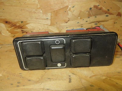 INTERRUPTOR ELEVALUNAS ELÉCTRICO VOLVO 740 1988-1989 760 1990-1992 + BISEL CONDUCTOR IZQUIERDO LH Foto 1 de 4