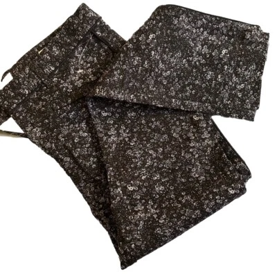 NUEVO Pantalones para mujer ajustados al tobillo tiro medio elásticos bidireccionales talla 4 negros/blancos florales Foto 1 de 4