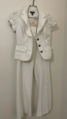 Terno BCX off white com calça perna larga e jaqueta de manga curta  - Imagem 1 de 4