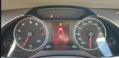 Grupo de medidores de velocímetro A4 OE 2010 134 k millas Audi Foto 1 de 4