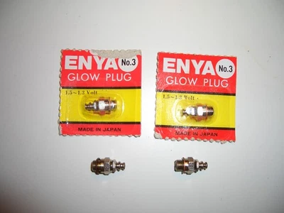 Konvolut vier Glühkerzen Enya Nr.3  und eine Rossi R2 - Bild 1 von 2