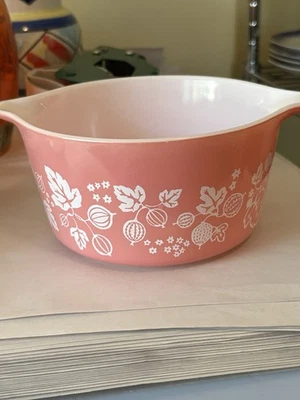 Vintage Pyrex Pink Gooseberry #473 1 Qt Casserole Dish - no Lid - Image 1 of 4
