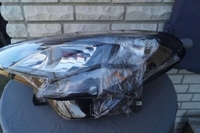 Neuer Zubehör OPEL CORSA E Scheinwerfer Links ohne LED - Bild 1 von 4