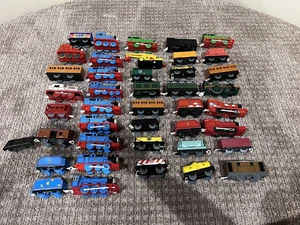 Thomas & Friends Ferrocarril Pistas de Madera Plástico Coches Puentes Varios - Imagen 1 de 7