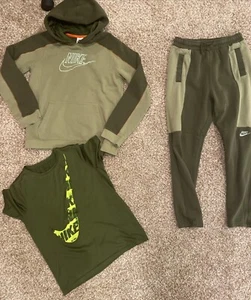 Nike Boys XL Outfit - Picture 1 of 2