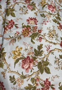 NEW WAVERLY 52”x100” Pale Green Floral Tablecloth - Picture 1 of 4