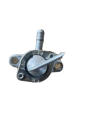 Honda GL1100 1981-1983 Goldwing Fuel Petcock  Foto 1 de 2