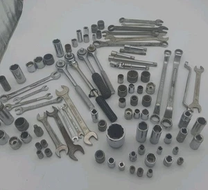 Grande LOTTO di cricchetti, prese, chiavi vintage - Foto 1 di 9