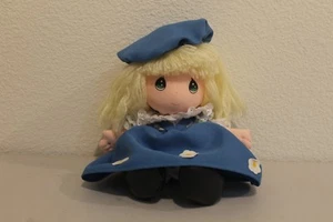 Precious Moments Plüschtier Mädchen mit blauem Kleid und blauem Hut 10 Zoll - Bild 1 von 2