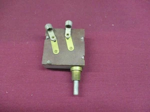 1949-50 Packard Electromatic Clutch Lockout Switch 393565 NOS - Bild 1 von 2