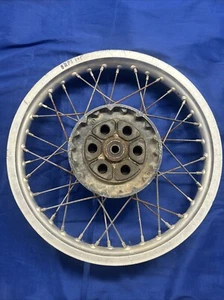 Suzuki PE175 1982 Rear Wheel - Foto 1 di 3