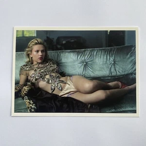 Scarlett Johansson - Glamour Publicity Photo Postcard - Annie Leibovitz - Picture 1 of 2