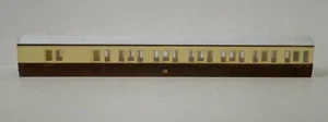 Airfix OO Gauge GWR Suburban B Composite Brake Coach Body Chocolate & Cream 6895 - Picture 1 of 9