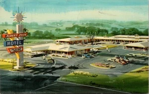 Natchez, MS - Albert Pick Motel Postcard Posted c. 1967 - Picture 1 of 2