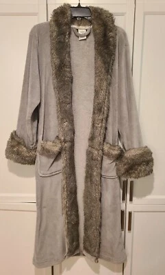 POTTERY BARN Faux Alpaca Fur Gray Ombre Lined Bath Robe Size Small - Image 1 of 4