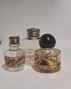 Lotto 3 pezzi bottiglie profumo miniatura vintage anni 30 40 miste - Foto 1 di 1