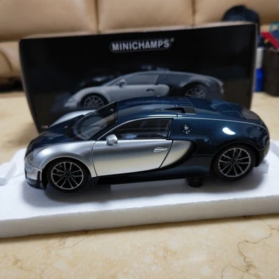 Minichamps 1/18 Bugatti Veyron Super Sport Blue Carbon Silver Diecast Model - Immagine 1 di 4