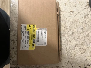 13524234 New OEM Genuine GM Restraints Control Module SRS 2017-2023 GM Chevrolet - Picture 1 of 3