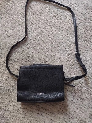 MINI BOLSO BANDOLERA KENNETH COLE REACTION NEGRO $69 Foto 1 de 4