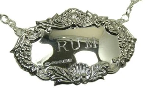 BROADWAY & Co - Plata de Ley - DECANTADOR DE UVA Y CONCHA / Etiqueta de vino - RUM - Imagen 1 de 4