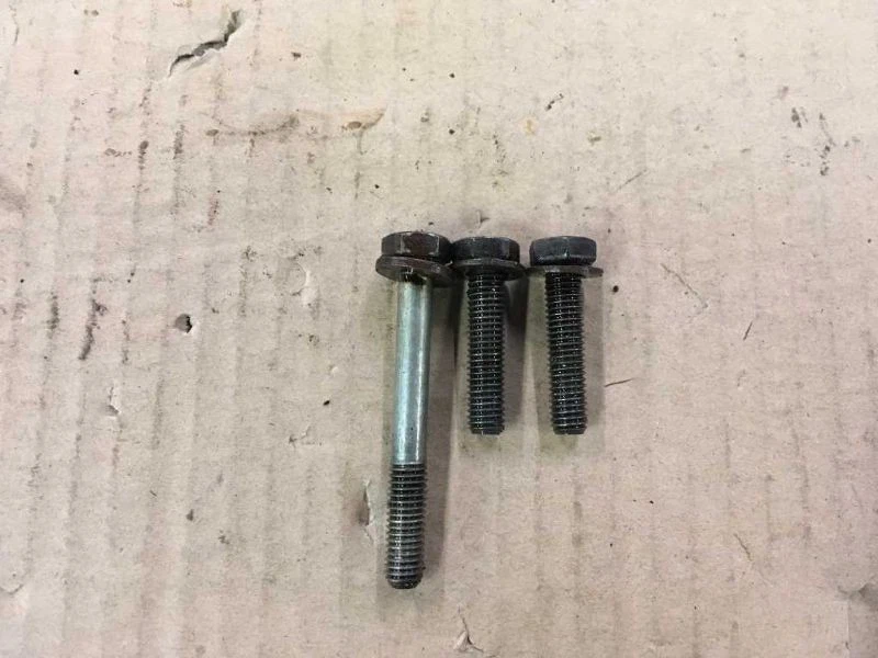 TORNILLOS DE MONTAJE BOMBA ACEITE MOTOR SE ADAPTA A 91 92 93 94 95 96 MERCEDES BENZ 400E 500E Foto 1 de 2